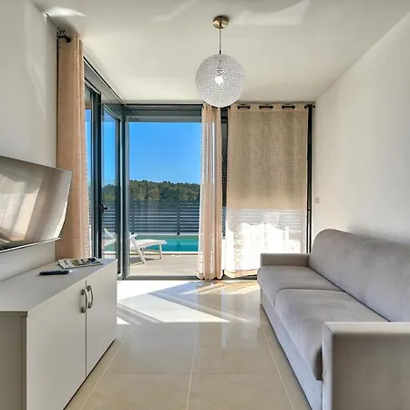 Apartment Pure